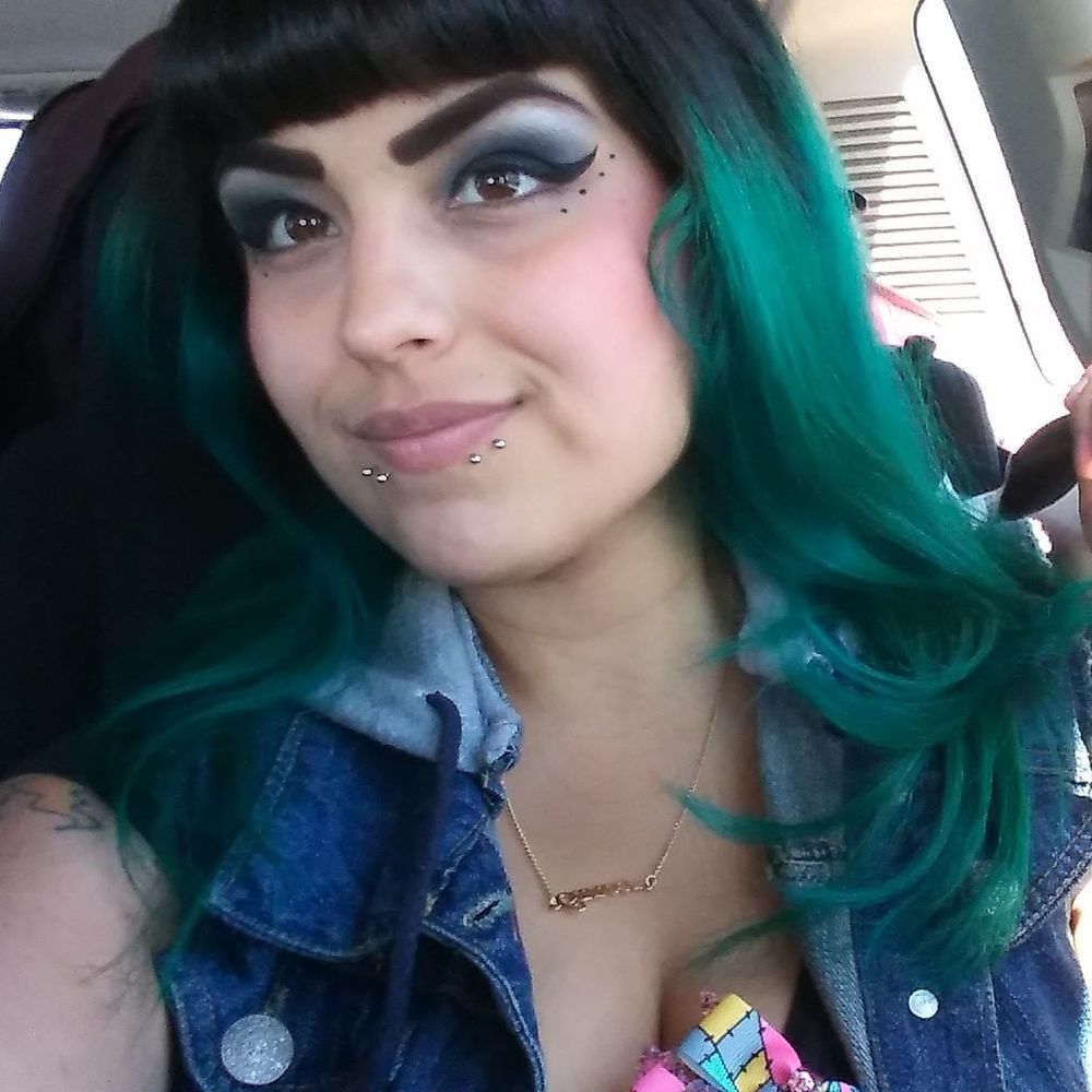 Meet your Posher, Dea